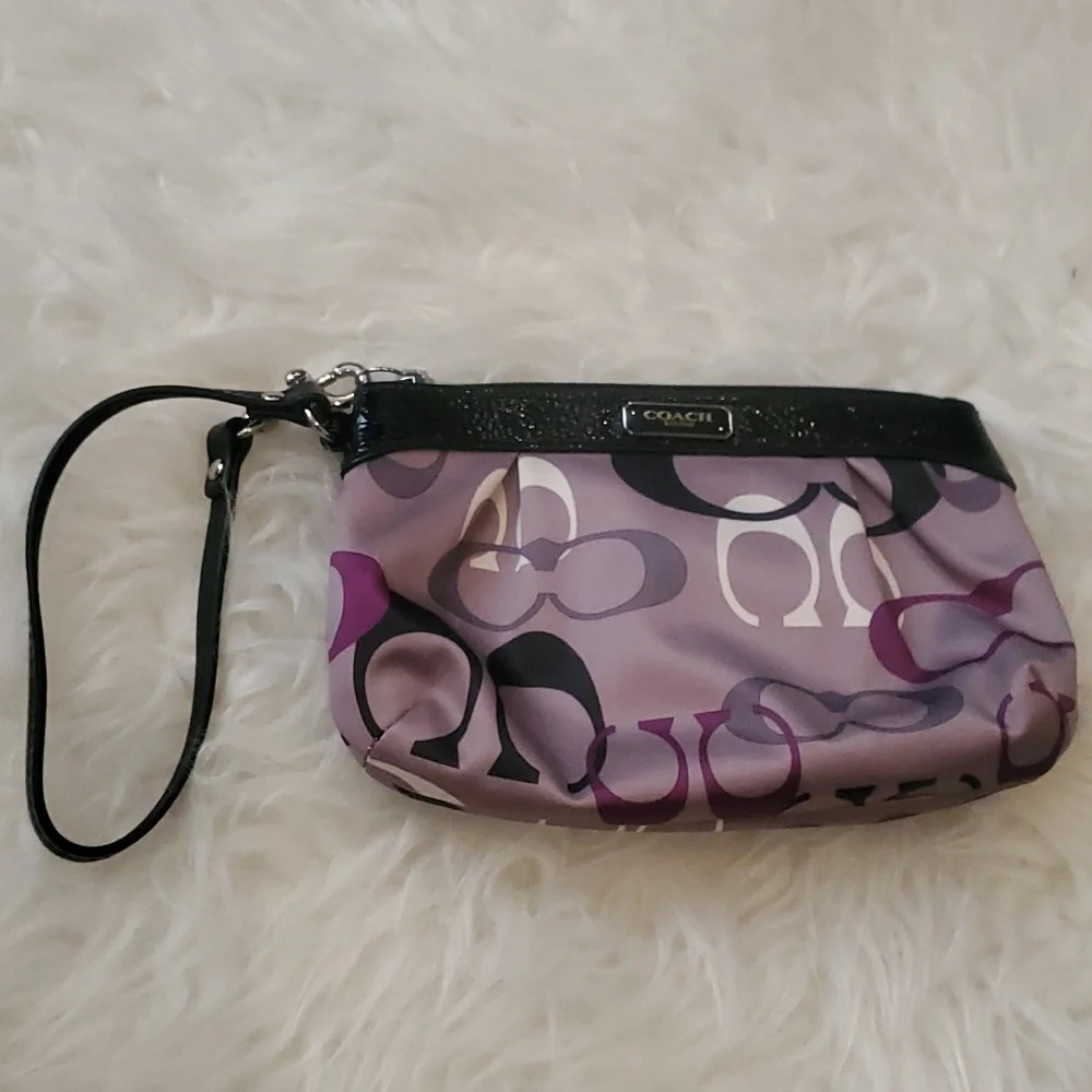 Coach wristlet - Picture 2 of 7